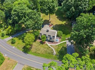 21 Westmont St, West Hartford, CT 06117