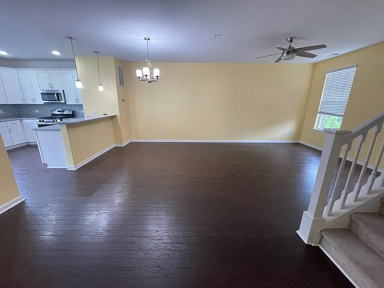 1676 Avalene Way — Photo 5