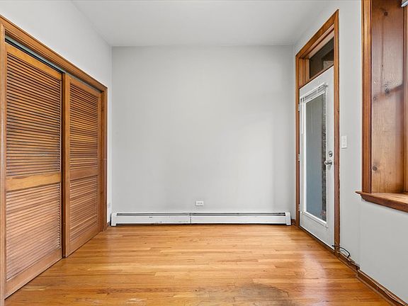 4th image of 3833 N Southport Ave APT 2R