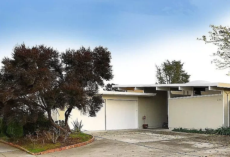 774 Gull Ave — Photo 1