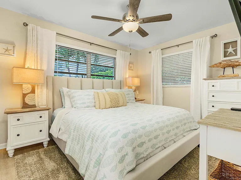 Hilltop Dr — Photo 7