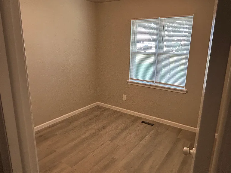 205 E F St — Photo 7