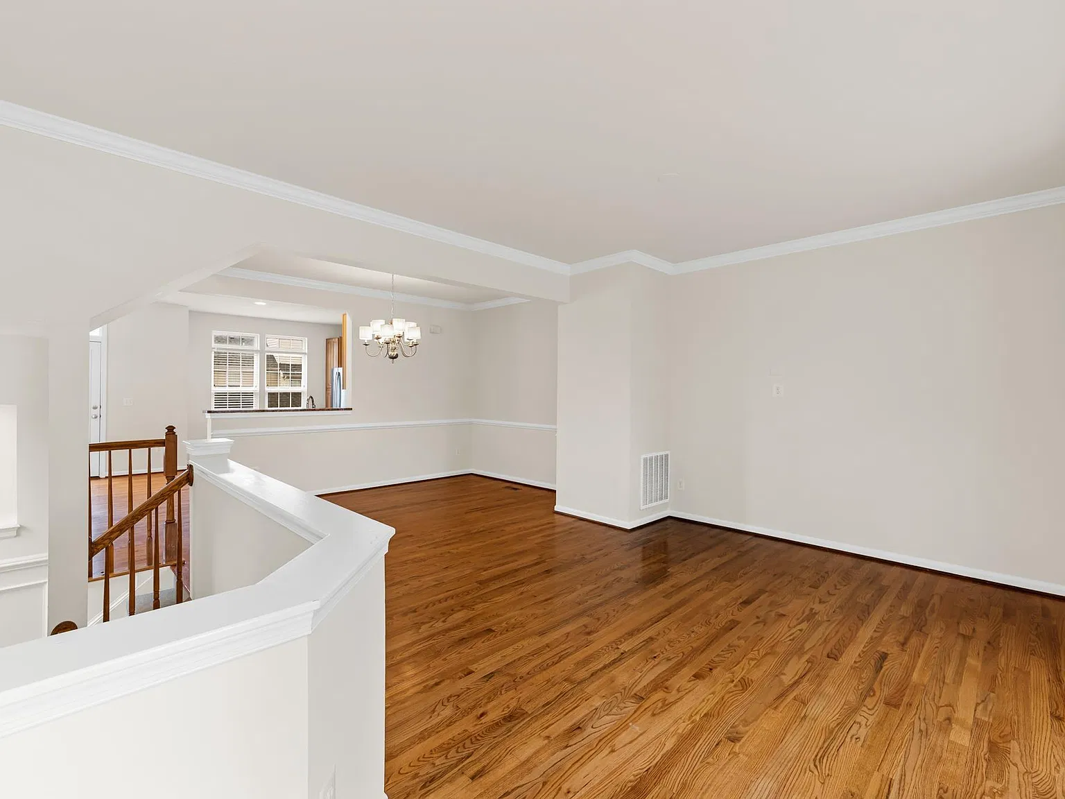 4 bed, 3.5 bath, 2062 sqft, $2,400 — Photo 4
