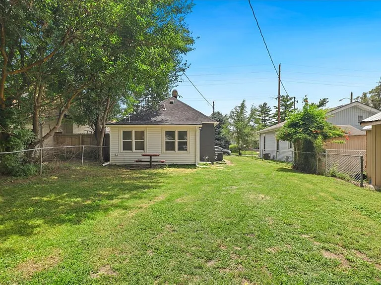 123 W Valley St — Photo 4