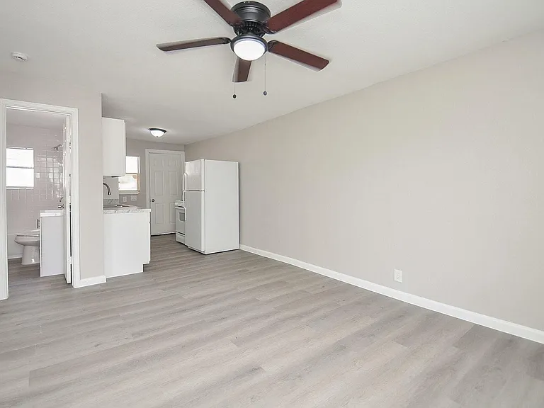 6010 Collingsworth St #2 — Photo 4
