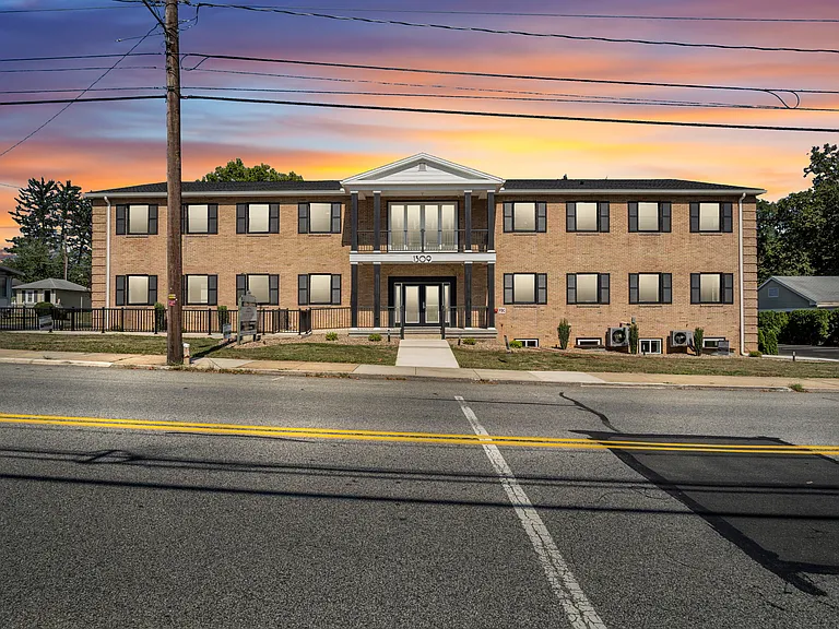 1309 Bridge St #E — Photo 35