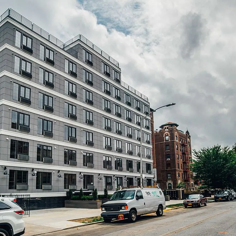 ブルックリン横町 The Ballgreen Complex at 186 Lenox Road in Flatbush : Sales