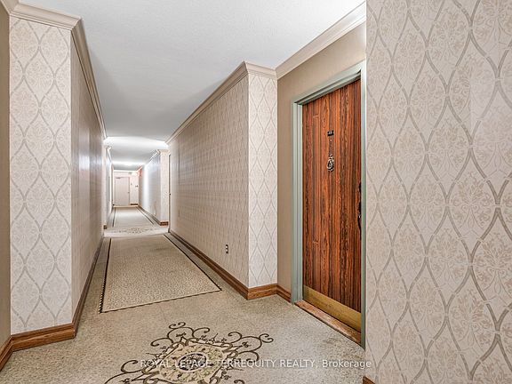 4th image of 812 Burnhamthorpe Rd #410