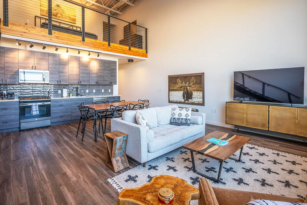 Building Photo - 515 W Aspen St #318