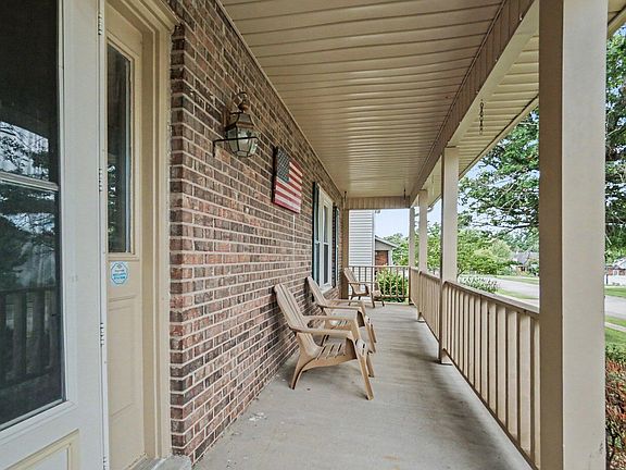 5th image of 411 Skylark Dr