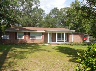 427 Meadowlake Dr, Ozark, AL 36360