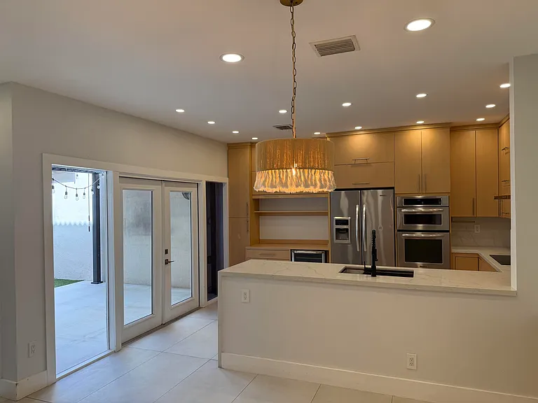 1085 River Birch St — Photo 3