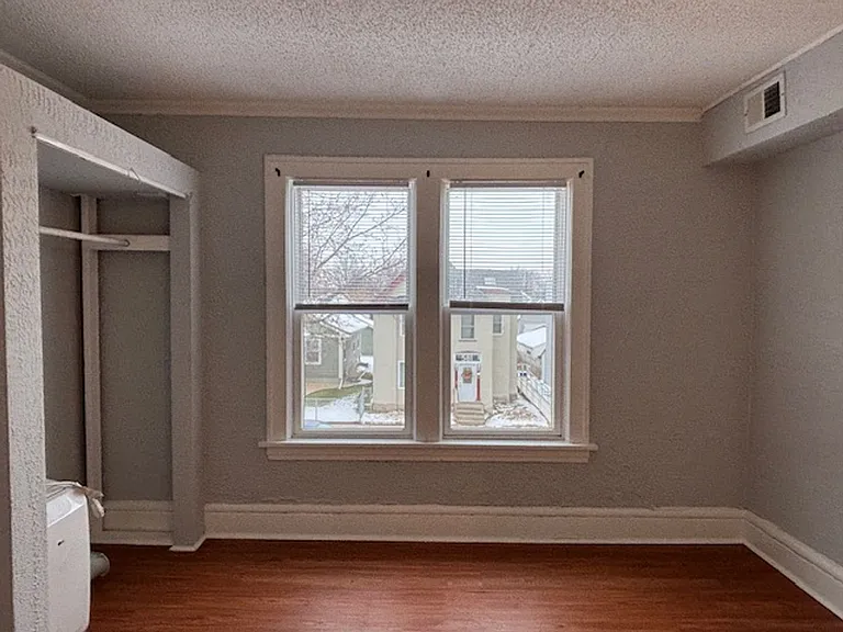 580 Thomas Ave W — Photo 7