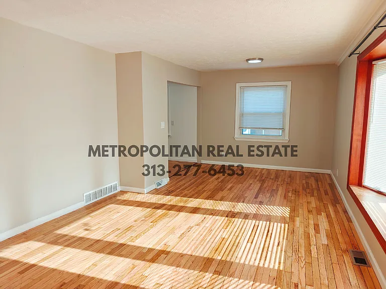 5839 Helen St — Photo 3