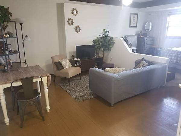 1st image of 2325 E Capitol Dr