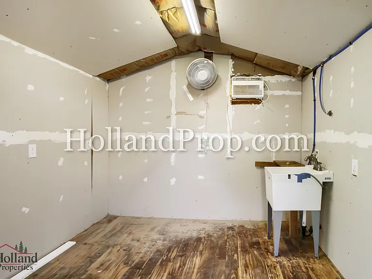 1105 NE Lincoln St — Photo 17