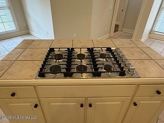 5th image of 635 Wendover Way
