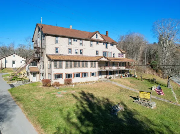 259 Como Rd, Lake Como, PA 18437