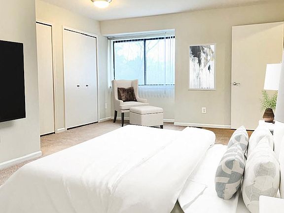 Two and three bedroom super luxury townhomes with 2.5 baths and uplevel features.