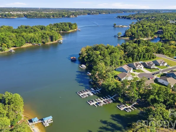 8032 Longwaters Ct, York, SC 29745