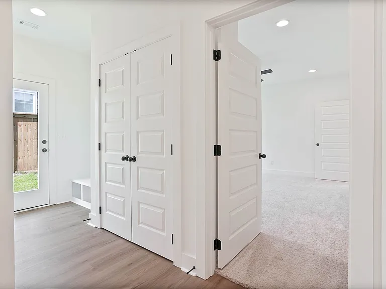 3232 Bradley Ln — Photo 18