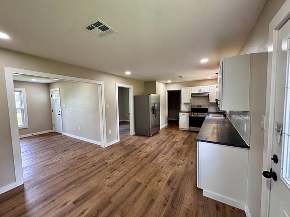 4th image of 209 Lucille St #209