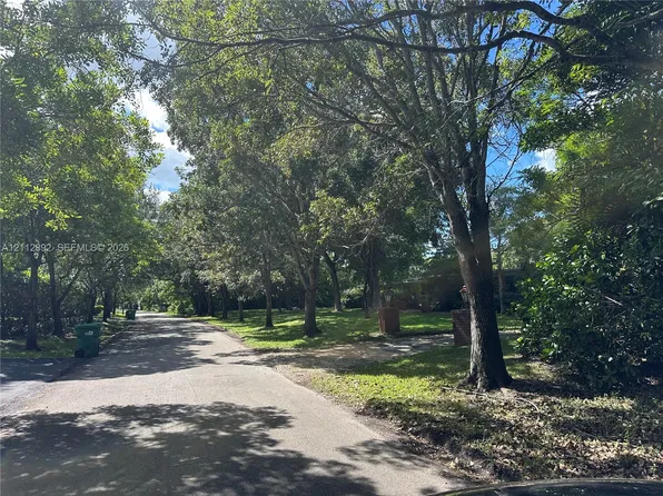 11600 SW 69th Ave, Pinecrest, FL 33156