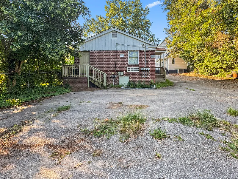 2 bed, 1.0 bath, 800 sqft, $900 — Photo 3