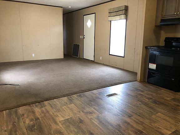 4th image of 5101 Yellow Pine Dr