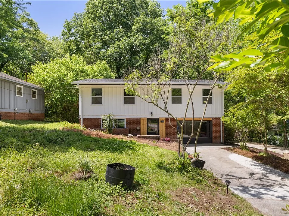 2904 Sprucewood Dr