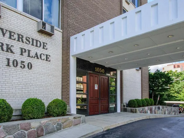 1050 Wall St APT 5E, Ann Arbor, MI 48105