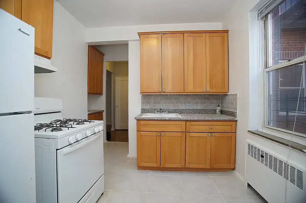 2566 Ocean Avenue — Photo 4