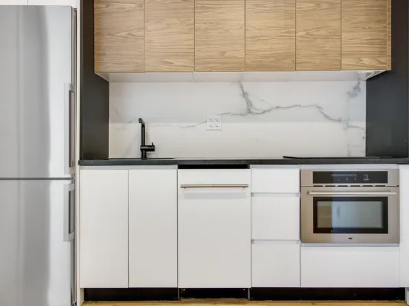 924 Myrtle Avenue image 6 of 9