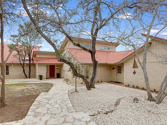 2nd image of 18205 Ridge Rd