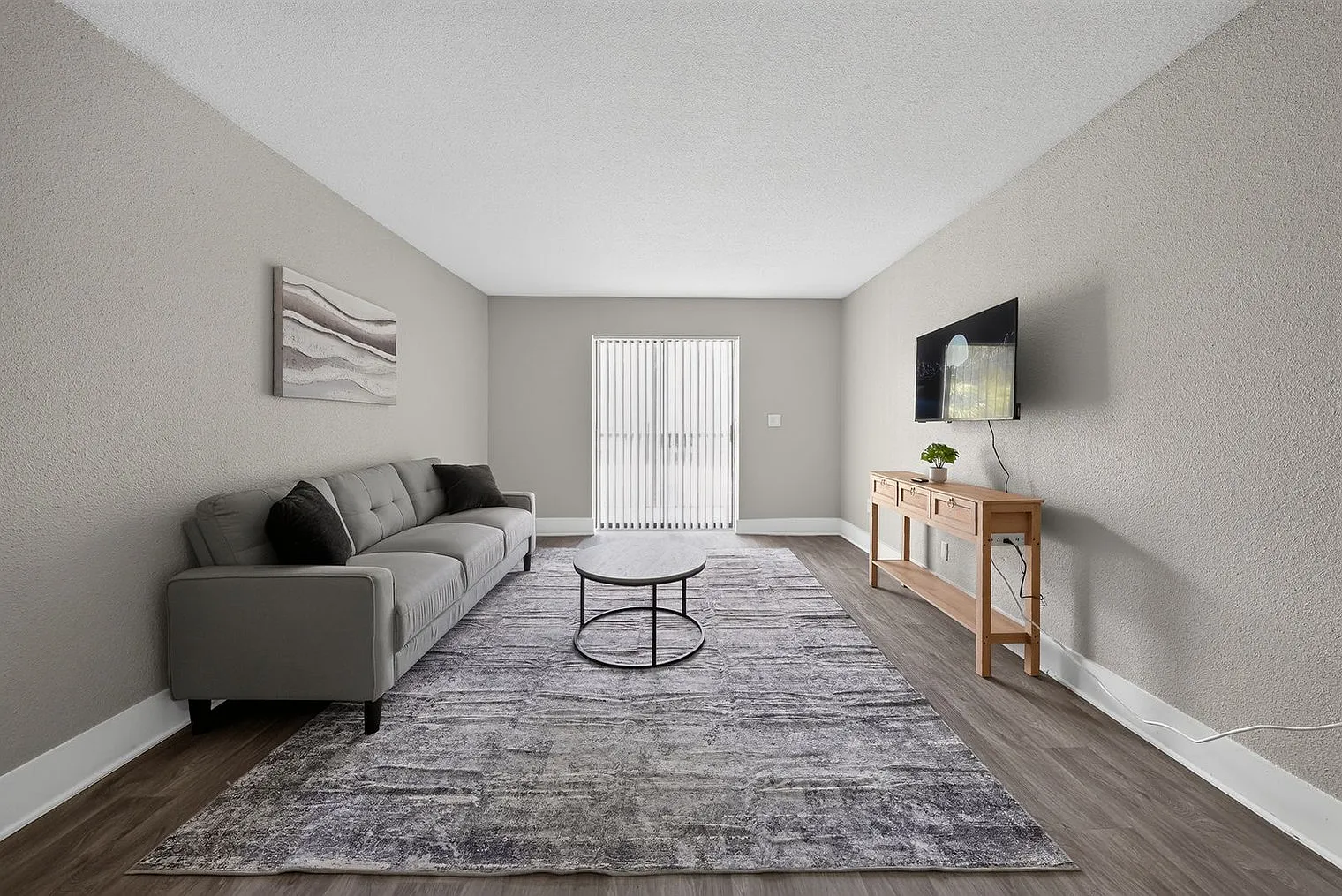 1 bed, 1.0 bath, 8137 sqft, $2,570 — Photo 1