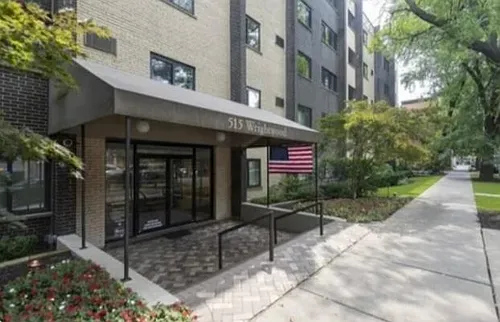 515 W Wrightwood Ave #509 Photo 1