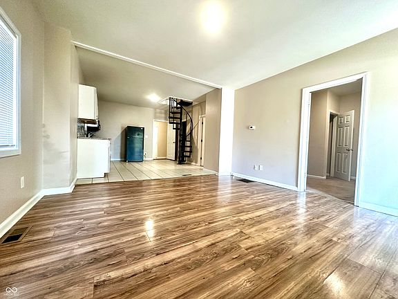 3rd image of 2407 S McClure St
