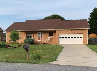 1011 Saint Davids St SE, Conover, NC 28613