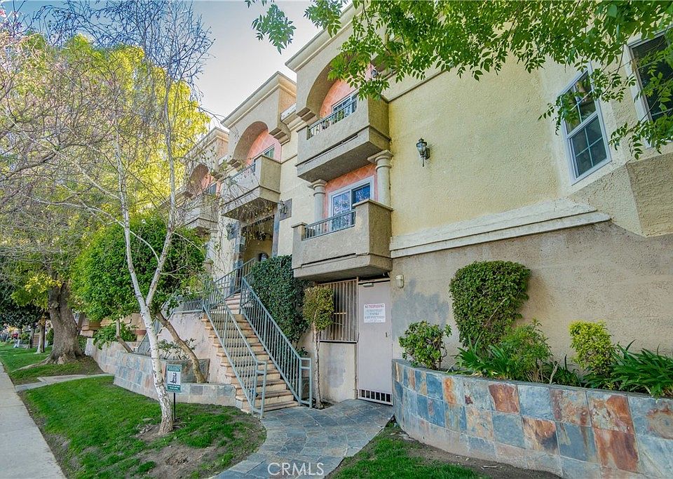 1st image of 7045 Woodley Ave Unit 218