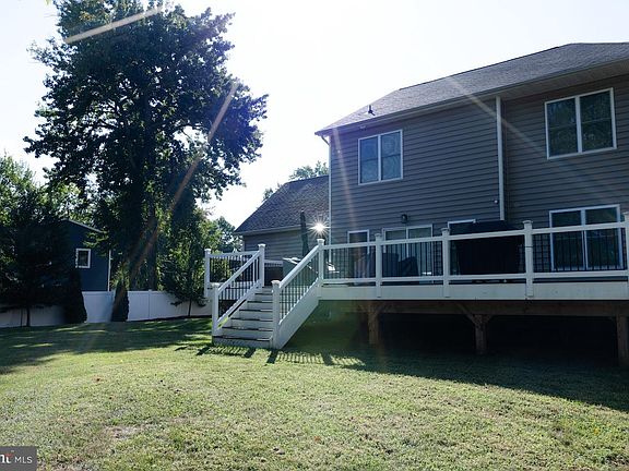 2nd image of 1326 Harbor Rd