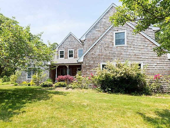 2nd image of 6 Bay Woods Dr