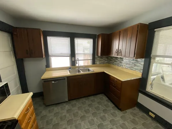 1427 S Washington St