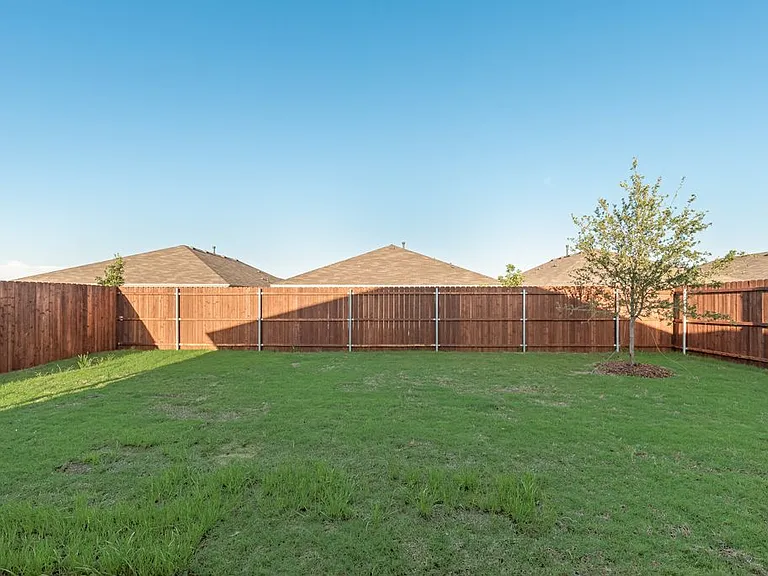 8556 Dunnstown Dr — Photo 16