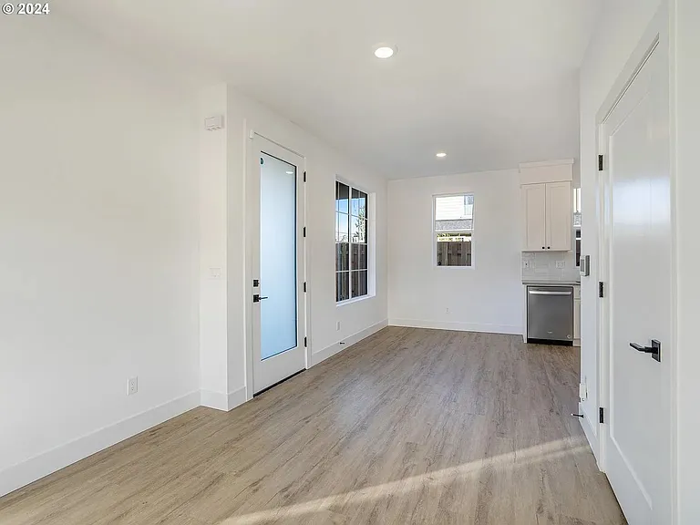 5720 SE Duke St — Photo 10