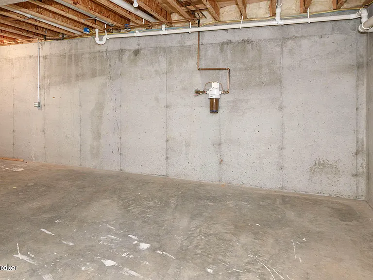 9511 Felsmere Cir — Photo 60