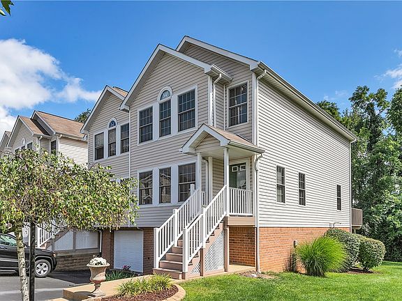 4th image of 122 Odinwood Ct
