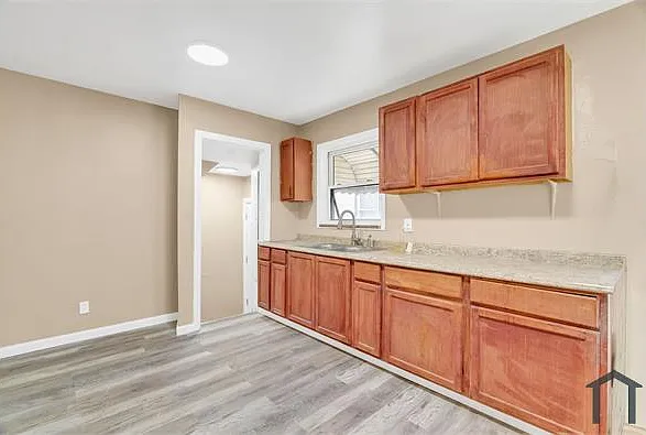 18148 Hull Ave — Photo 11