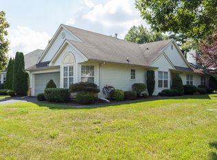 38 Schoolhouse Ln, Lakewood, NJ 08701