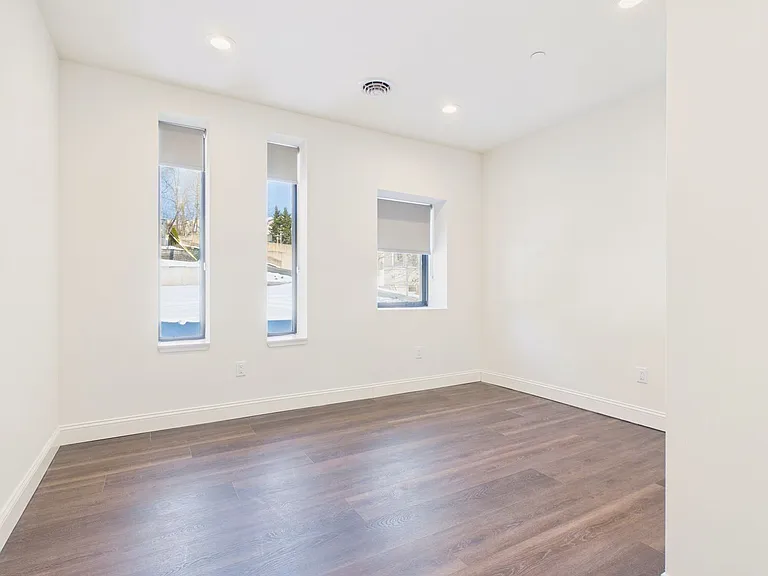 1400 Market St — Photo 24