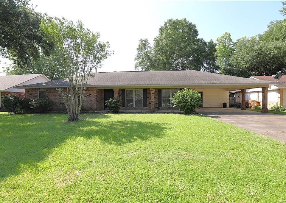 1st image of 3925 Lexington Dr